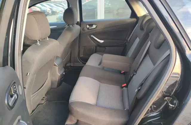 FORD Mondeo 2.0 i 16V (145 KM)