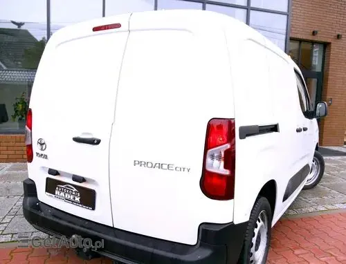 TOYOTA Proace City 