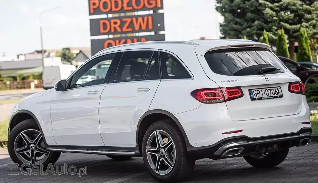 MERCEDES-BENZ GLC 