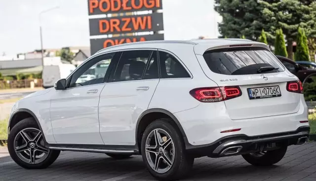MERCEDES-BENZ GLC 