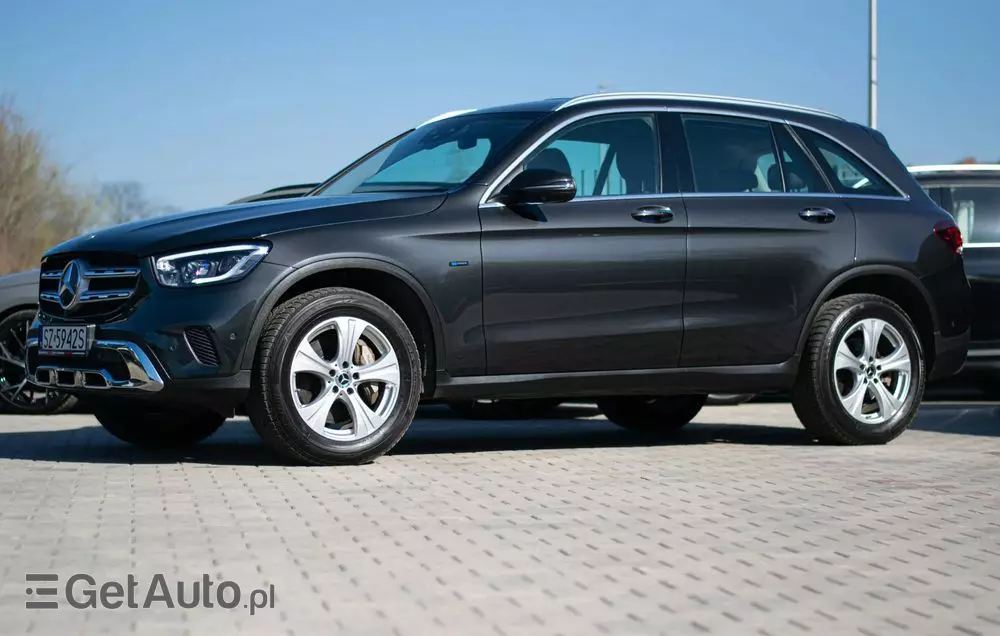MERCEDES-BENZ GLC 300 e 4Matic 9G-TRONIC