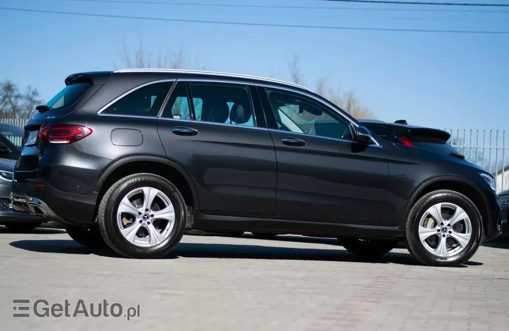 MERCEDES-BENZ GLC 300 e 4Matic 9G-TRONIC