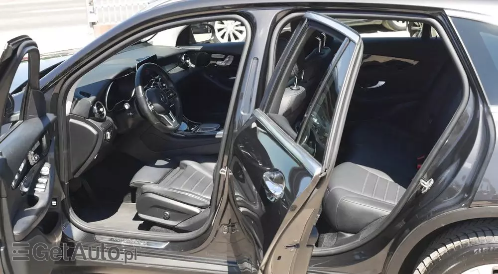 MERCEDES-BENZ GLC 300 e 4Matic 9G-TRONIC