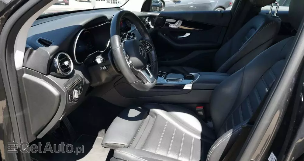 MERCEDES-BENZ GLC 300 e 4Matic 9G-TRONIC