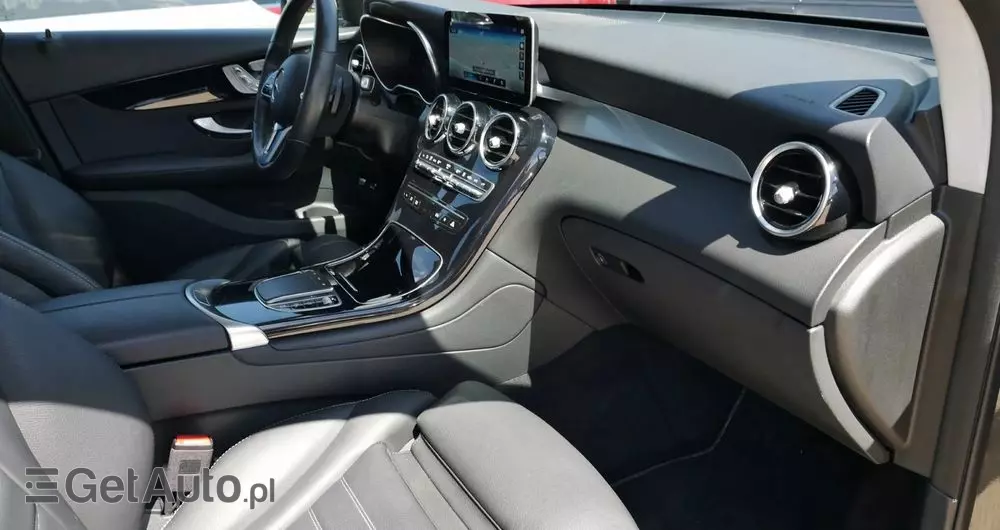 MERCEDES-BENZ GLC 300 e 4Matic 9G-TRONIC