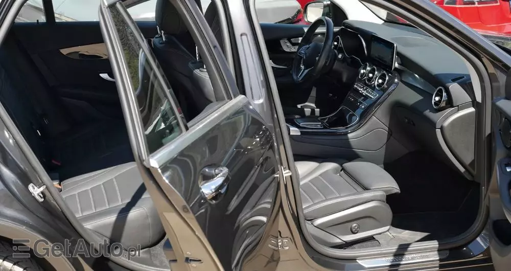 MERCEDES-BENZ GLC 300 e 4Matic 9G-TRONIC