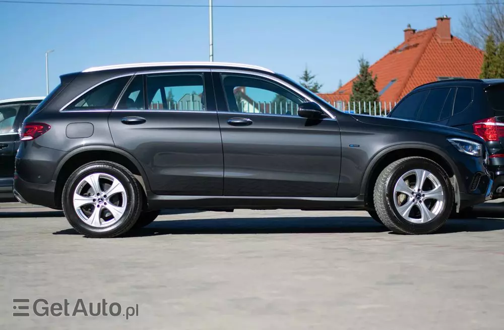 MERCEDES-BENZ GLC 300 e 4Matic 9G-TRONIC