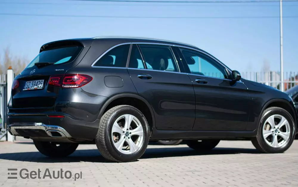 MERCEDES-BENZ GLC 300 e 4Matic 9G-TRONIC