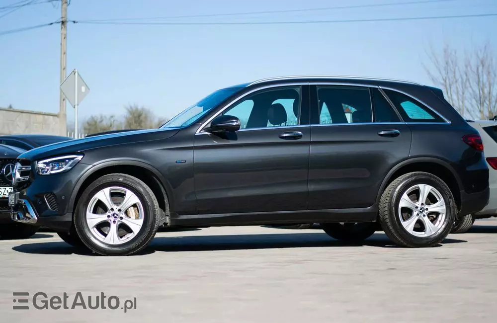 MERCEDES-BENZ GLC 300 e 4Matic 9G-TRONIC
