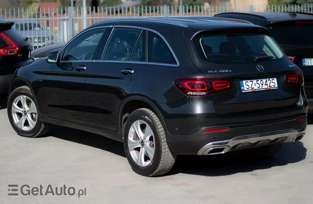 MERCEDES-BENZ GLC 300 e 4Matic 9G-TRONIC