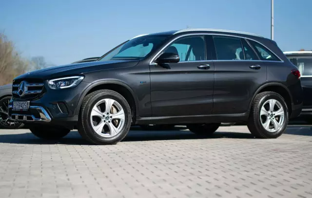 MERCEDES-BENZ GLC 300 e 4Matic 9G-TRONIC