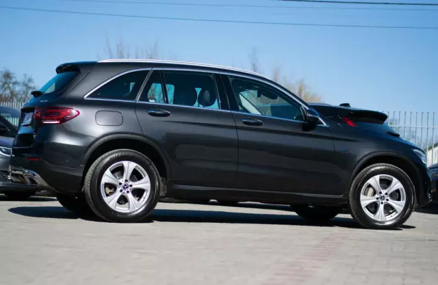 MERCEDES-BENZ GLC 300 e 4Matic 9G-TRONIC