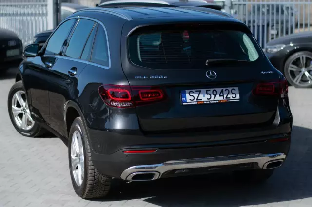 MERCEDES-BENZ GLC 300 e 4Matic 9G-TRONIC