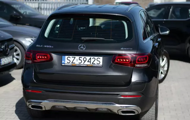 MERCEDES-BENZ GLC 300 e 4Matic 9G-TRONIC