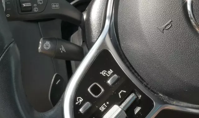 MERCEDES-BENZ GLC 300 e 4Matic 9G-TRONIC