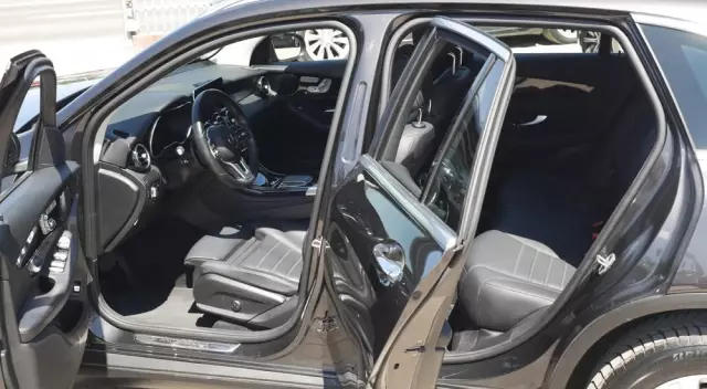 MERCEDES-BENZ GLC 300 e 4Matic 9G-TRONIC