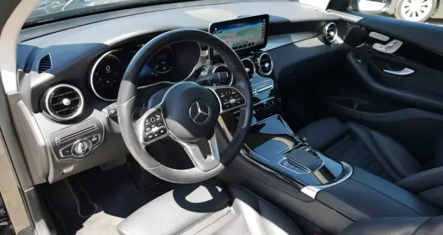 MERCEDES-BENZ GLC 300 e 4Matic 9G-TRONIC