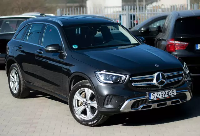MERCEDES-BENZ GLC 300 e 4Matic 9G-TRONIC
