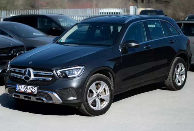 MERCEDES-BENZ GLC 300 e 4Matic 9G-TRONIC