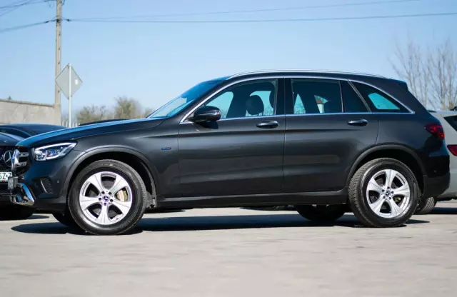 MERCEDES-BENZ GLC 300 e 4Matic 9G-TRONIC