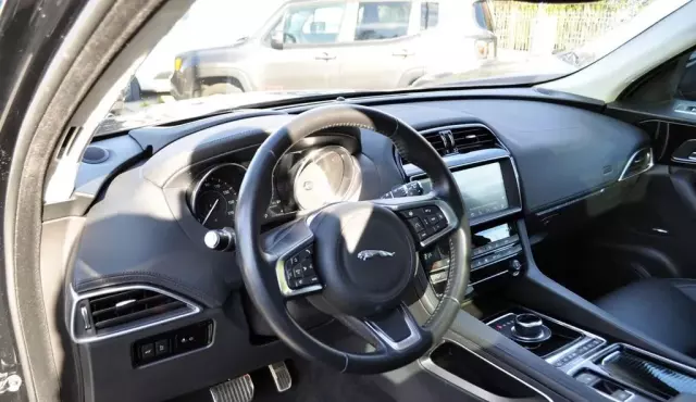 JAGUAR F-Pace 2.0t (250 KM) AWD Automatic