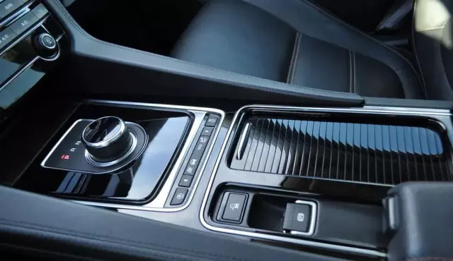 JAGUAR F-Pace 2.0t (250 KM) AWD Automatic