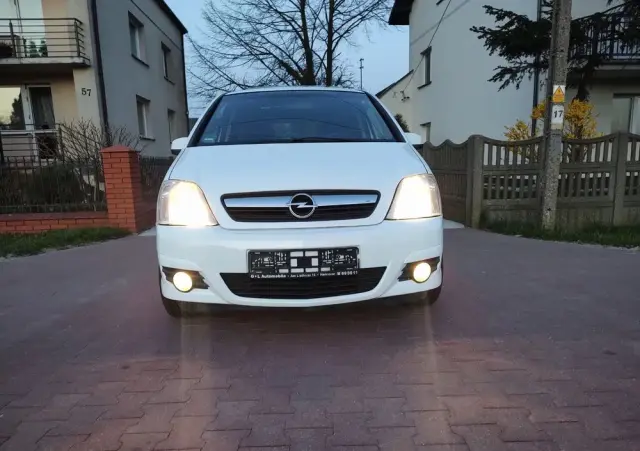 OPEL Meriva 1.6 16V Selection 110 Jahre