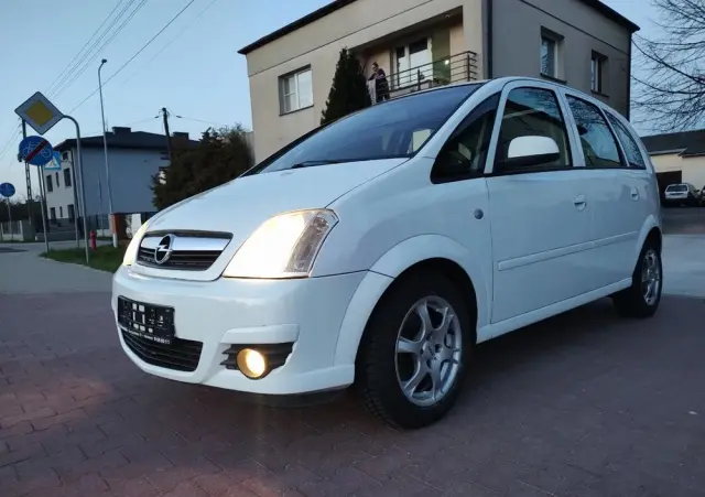 OPEL Meriva 1.6 16V Selection 110 Jahre