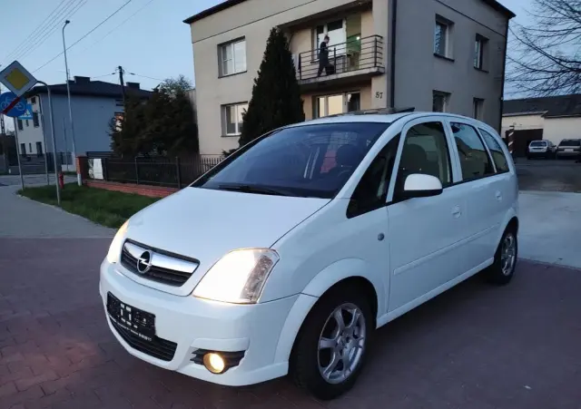 OPEL Meriva 1.6 16V Selection 110 Jahre