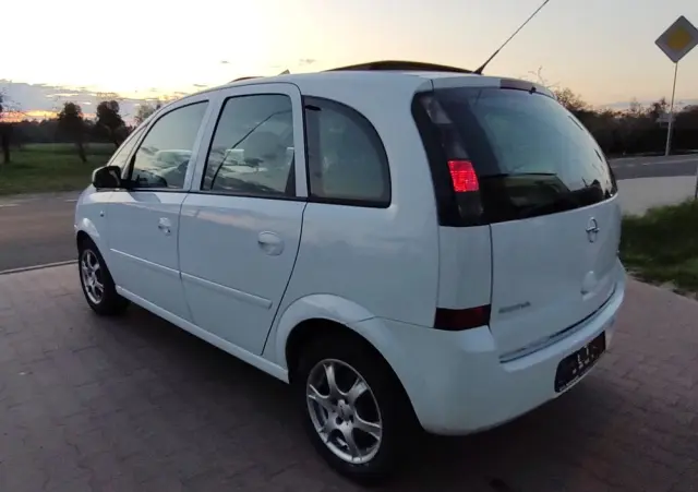 OPEL Meriva 1.6 16V Selection 110 Jahre