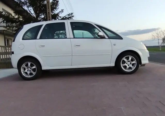 OPEL Meriva 1.6 16V Selection 110 Jahre