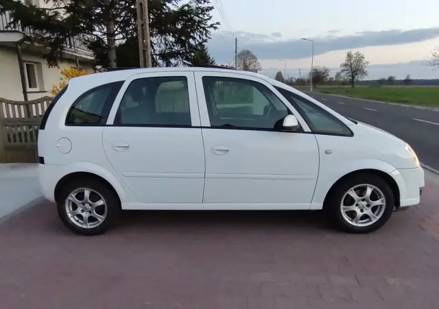 OPEL Meriva 1.6 16V Selection 110 Jahre