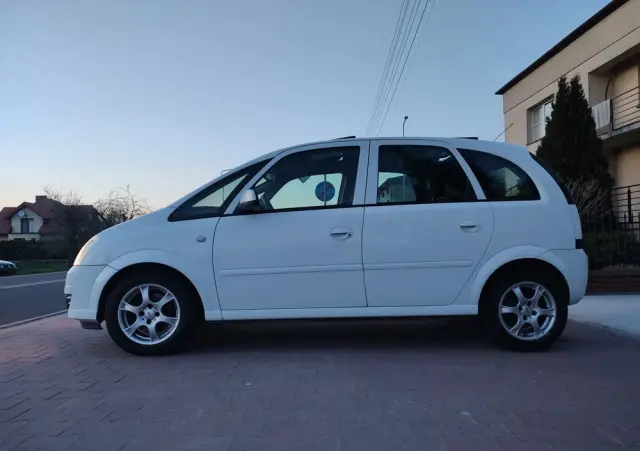 OPEL Meriva 1.6 16V Selection 110 Jahre