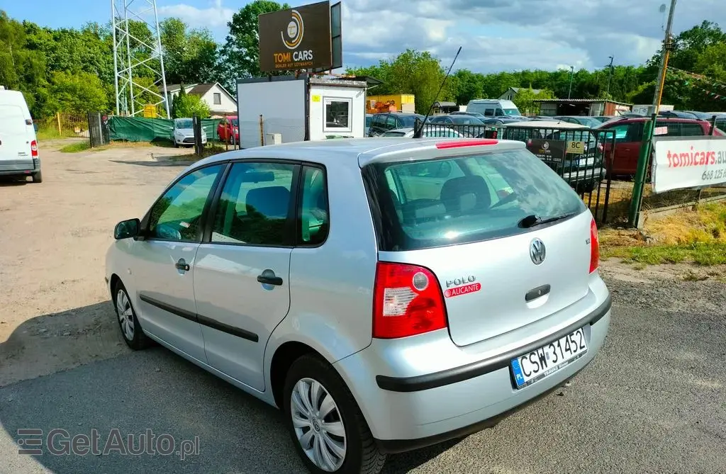 VOLKSWAGEN Polo 