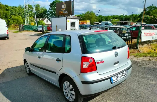 VOLKSWAGEN Polo 