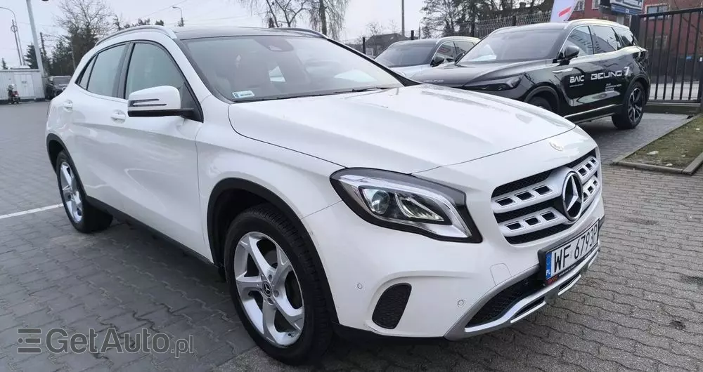 MERCEDES-BENZ GLA 200 7G-DCT Style