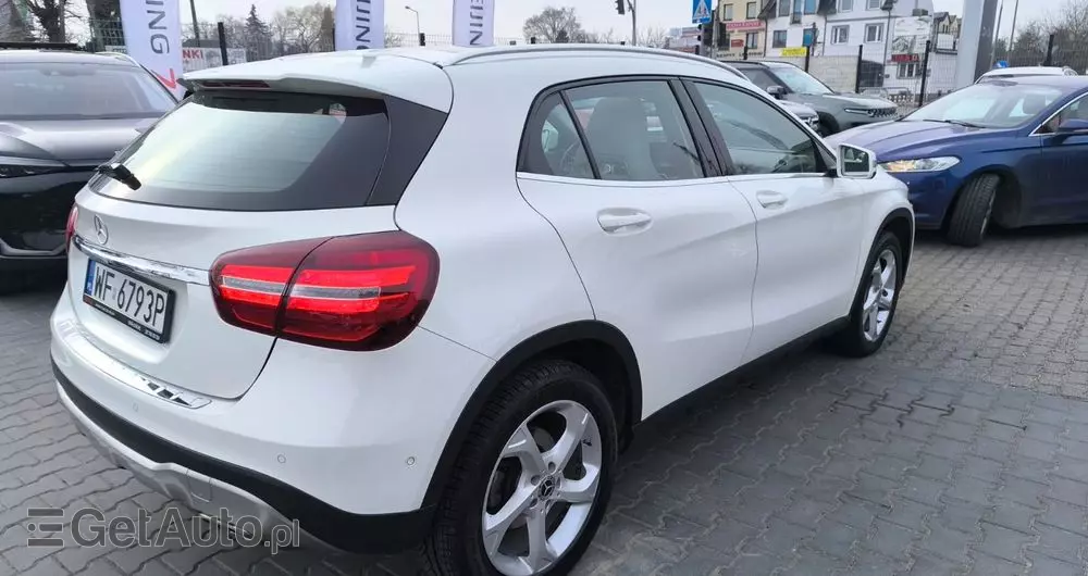 MERCEDES-BENZ GLA 200 7G-DCT Style