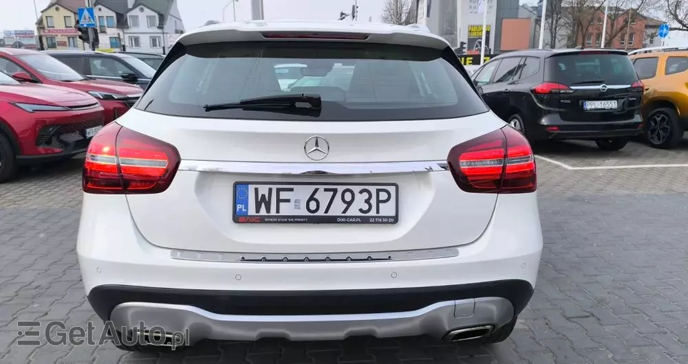 MERCEDES-BENZ GLA 200 7G-DCT Style