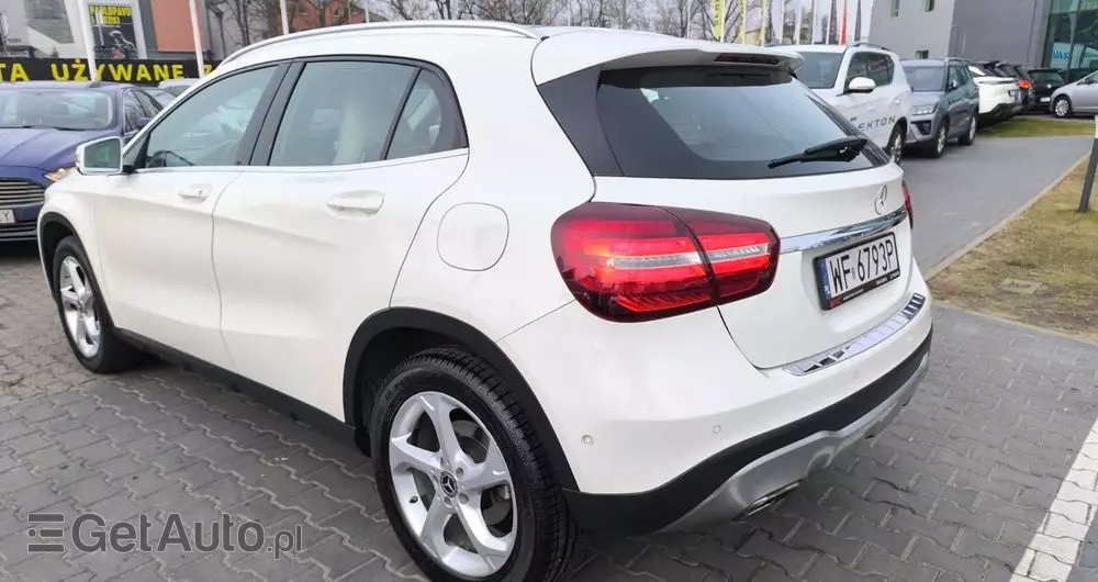 MERCEDES-BENZ GLA 200 7G-DCT Style