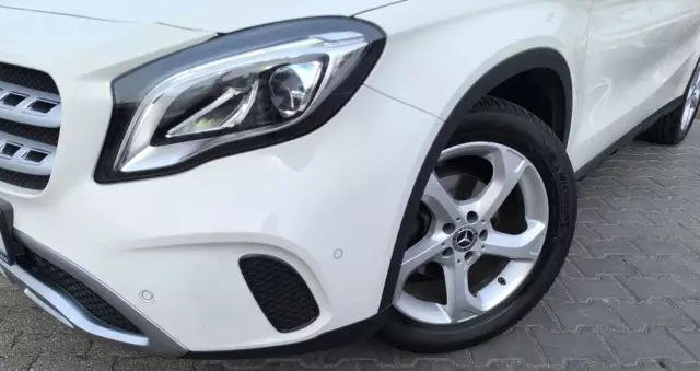 MERCEDES-BENZ GLA 200 7G-DCT Style