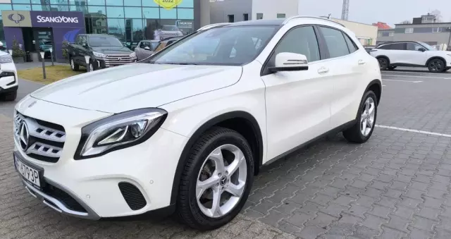 MERCEDES-BENZ GLA 200 7G-DCT Style