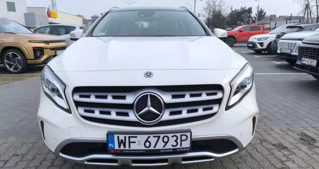 MERCEDES-BENZ GLA 200 7G-DCT Style