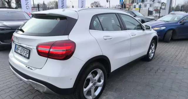 MERCEDES-BENZ GLA 200 7G-DCT Style