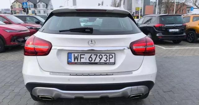 MERCEDES-BENZ GLA 200 7G-DCT Style