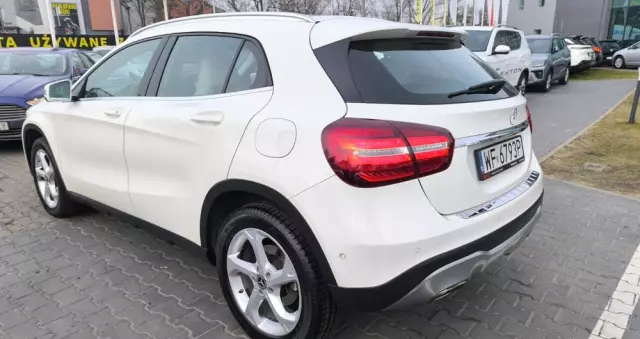 MERCEDES-BENZ GLA 200 7G-DCT Style