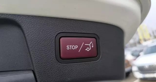 MERCEDES-BENZ GLA 200 7G-DCT Style