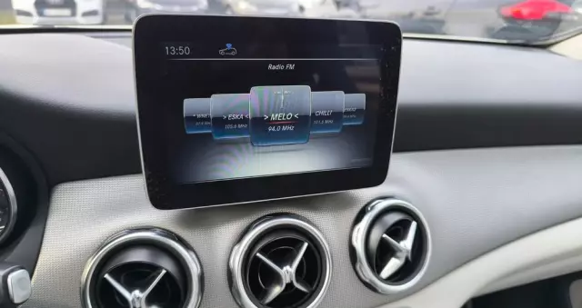 MERCEDES-BENZ GLA 200 7G-DCT Style