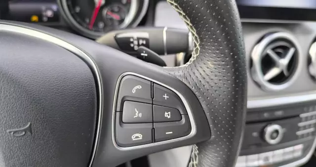 MERCEDES-BENZ GLA 200 7G-DCT Style