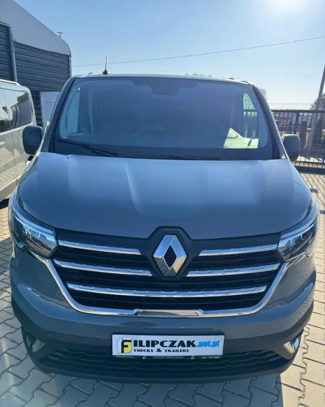RENAULT Trafic 