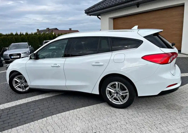 FORD Focus 1.5 EcoBlue Start-Stopp-System TITANIUM DESIGN